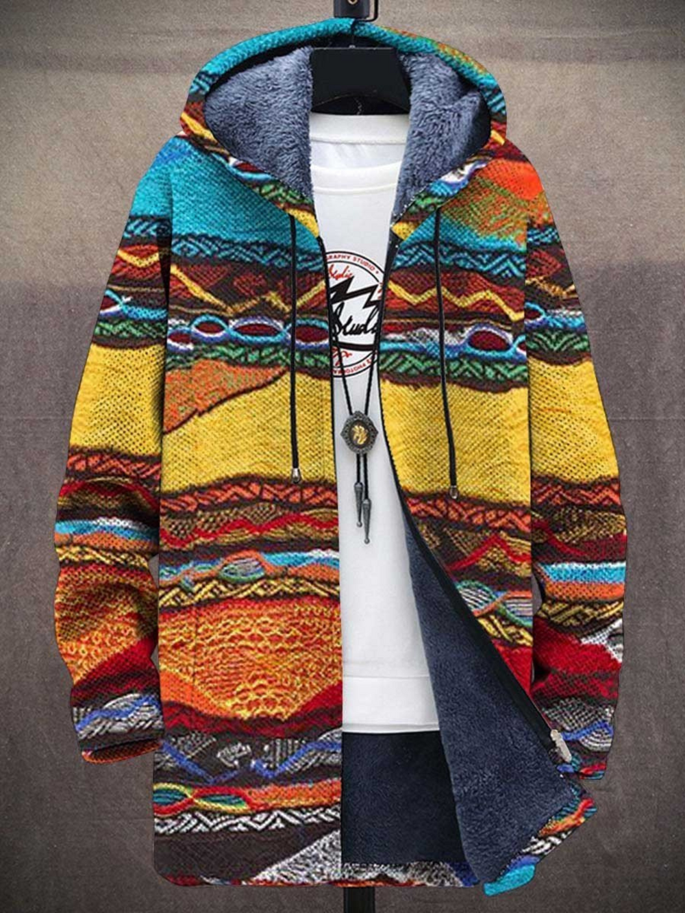 Jindalee – Luxurious Cardigan with Artistic Inspiration