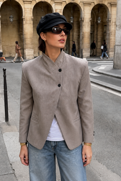 Women’s Lightweight Travel Blazer with Tailored Fit for Spring & Smart Casual Wear